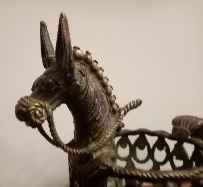 Centru de masa antic India din bronz masiv colorat o piesa excepțional