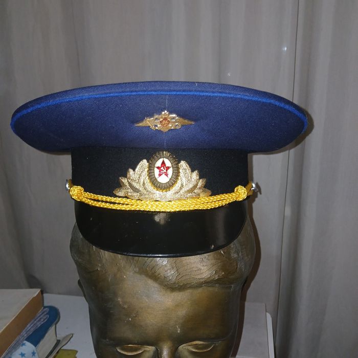 Шапки-ушанки,военни-руски