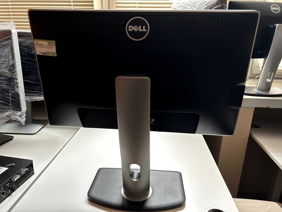 Монитор DELL U2312HM – 23" | IPS | Full HD