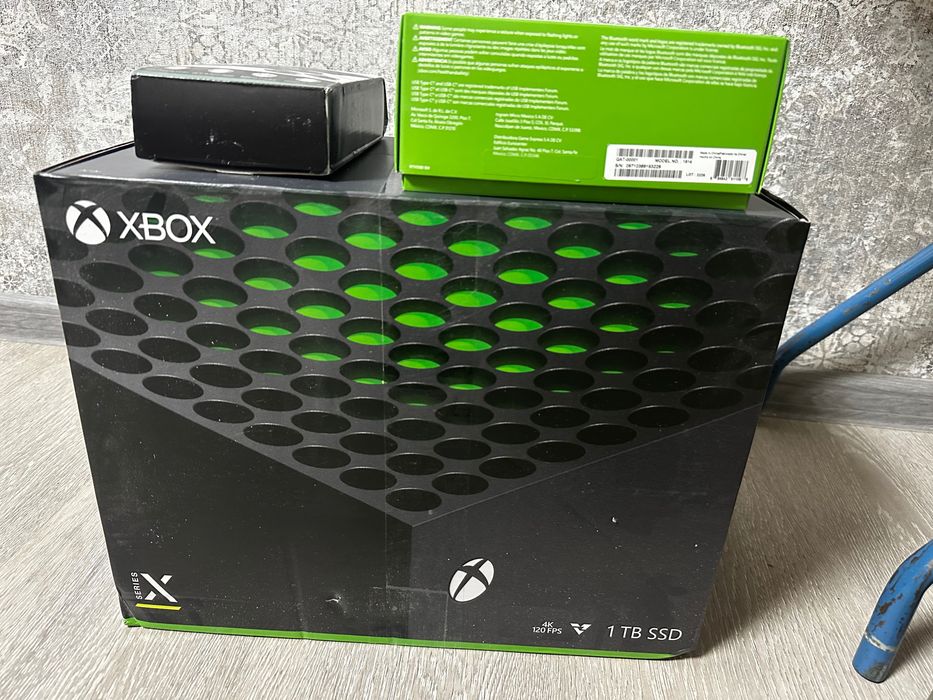 Приставка с закаченными играми XBOX 10 series