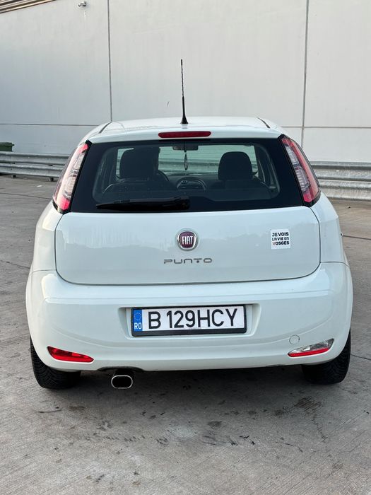 Vând Fiat Punto.