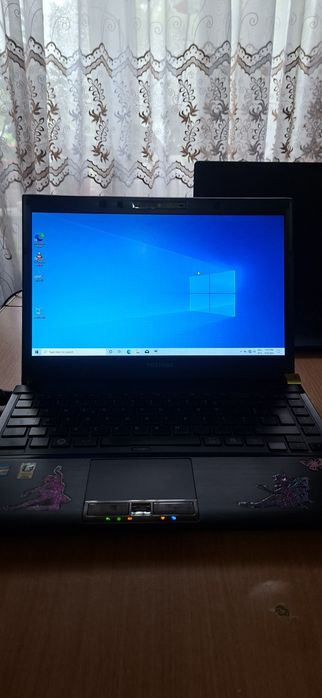Laptop Toshiba I5 8 GB Ram 256 ssd