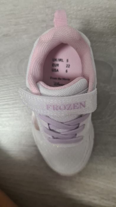 Adidasi noi frozen nr 22