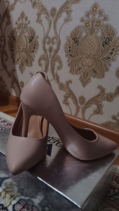 Ayollar oyoq kiyimi/Женская обувь