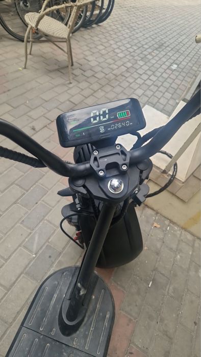 Електрически скутер тип чопър