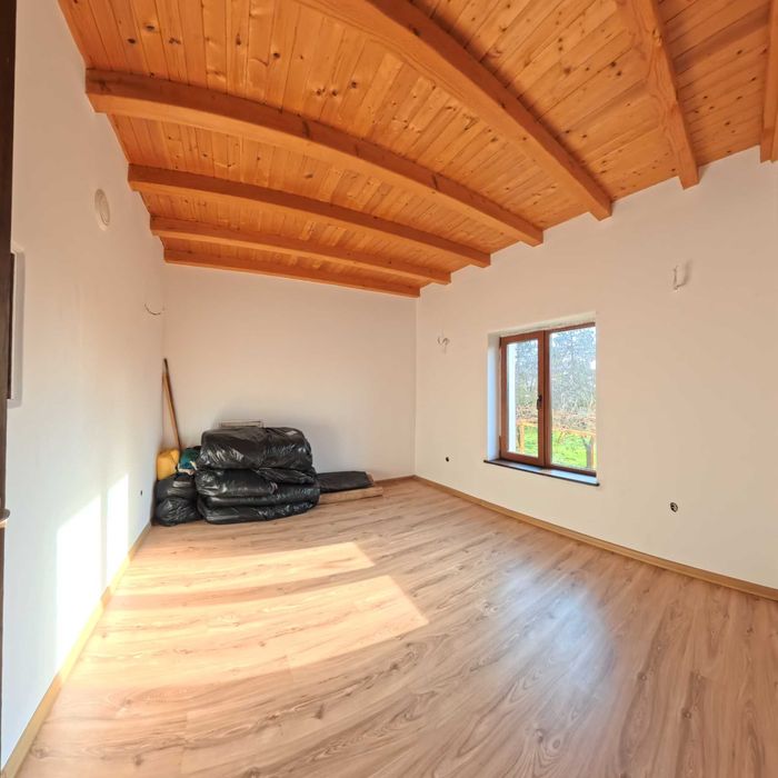 Напълно готова за живеене къща в село Черковна