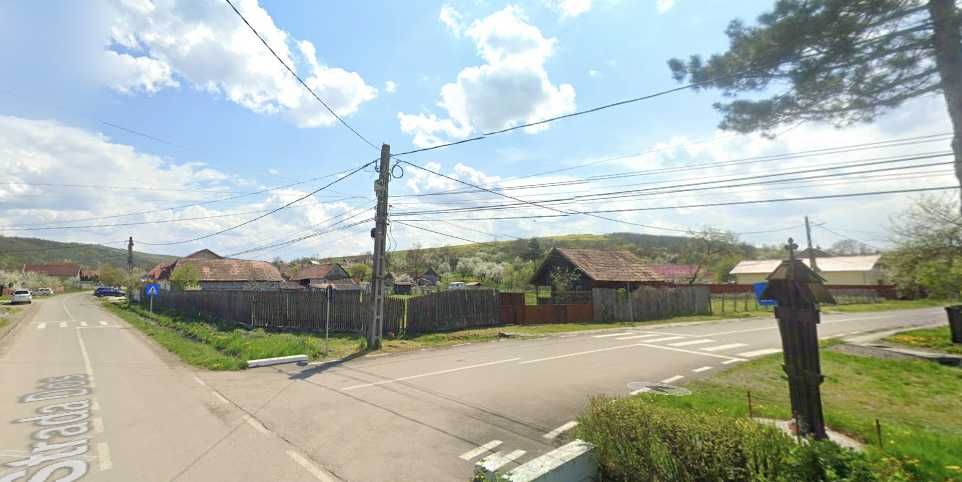 De vanzare teren de 2160 mp-utilitati-acces 2 strazi  in Cerghid