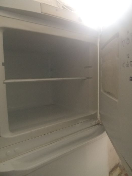 Холодильник Аристон бу