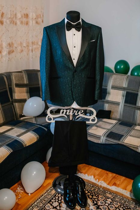 Costum mire, marimea 46, XL, camasa, papion, butoni, pantofi, batista