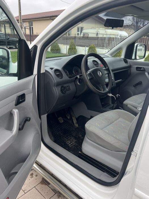 Autoutilitara wv caddy din 2008