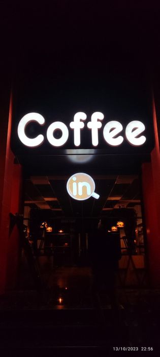 Bo’rtma harflar afisha