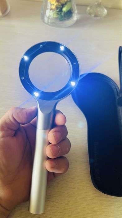 Lupa cu  iluminare led