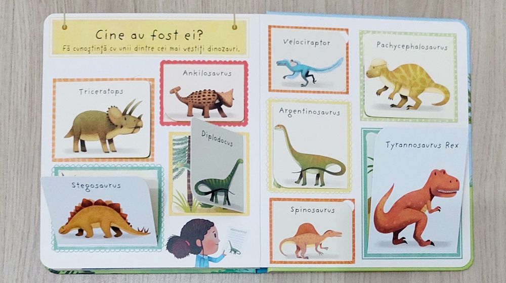 Set 3 cărți cu Dinozauri și o carte despre Spațiu