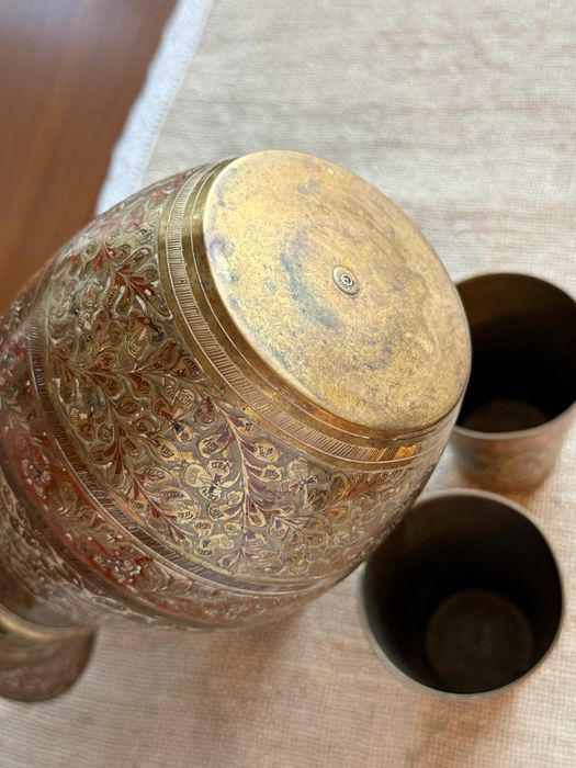 Уникален старинен ориенталски сервиз от месинг (мед 70% и цинк 30%) – кана с 5 чаши