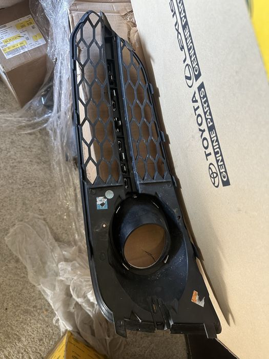 Audi A8 D4 11-13год долни Решетки за предна броня