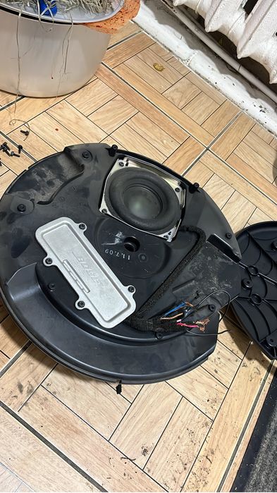 Штатный сабвуфер в Nissan X-Trail