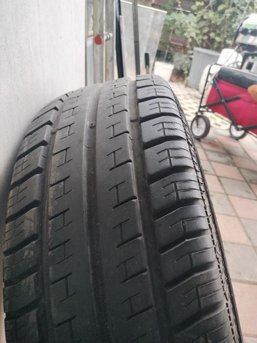 Vând 3 seturi de roti ca noi.