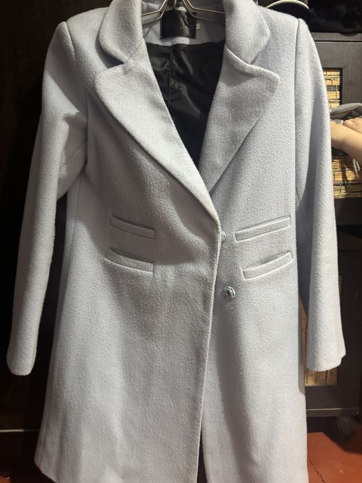 Пальто 42размера 2 шт разные