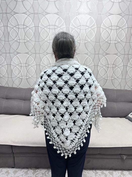 платки вязаные.