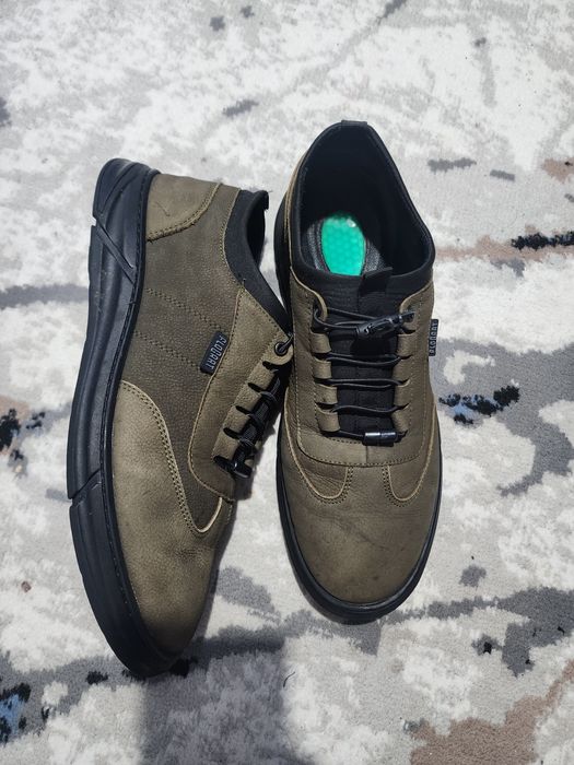 Erkaklar oyoq kiyimi