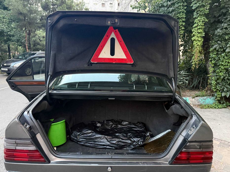 Mercedes-Benz W124 — после капремонта, заменена АКПП