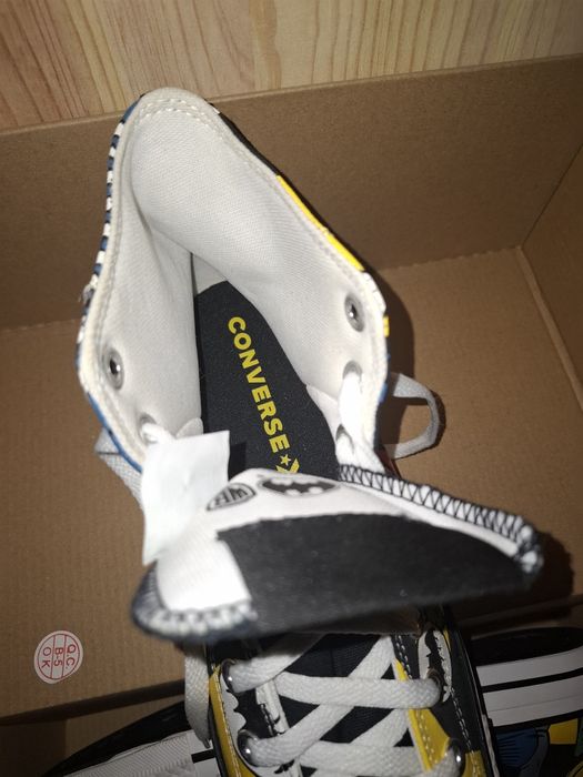 Converse Batman edition