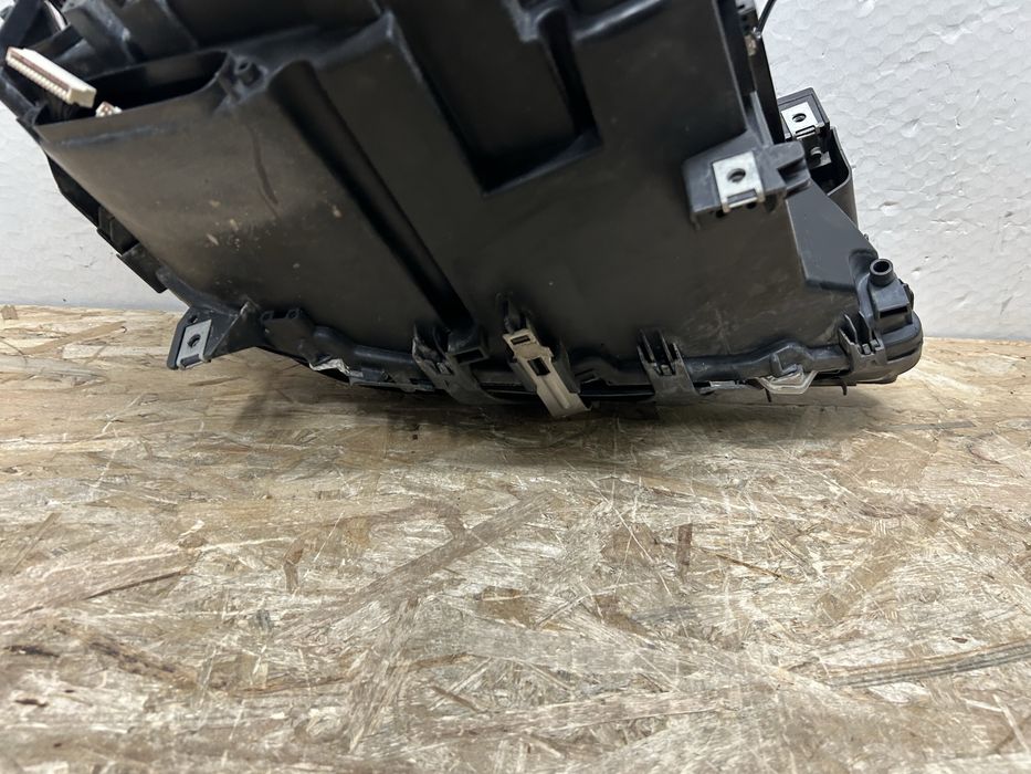 Far bmw F01 F02 seria 7 bi xenon adaptiv 2008-2011