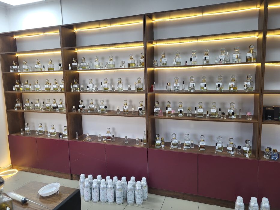 Продам Ветрина (полки)