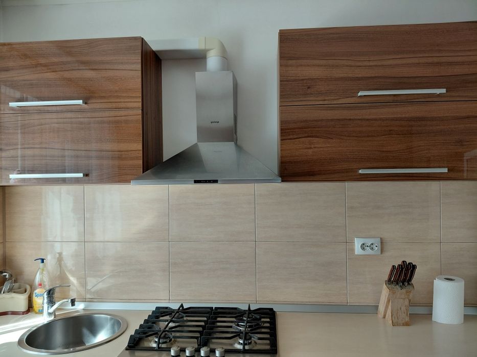 Mobila bucatarie cu fete mdf lucios