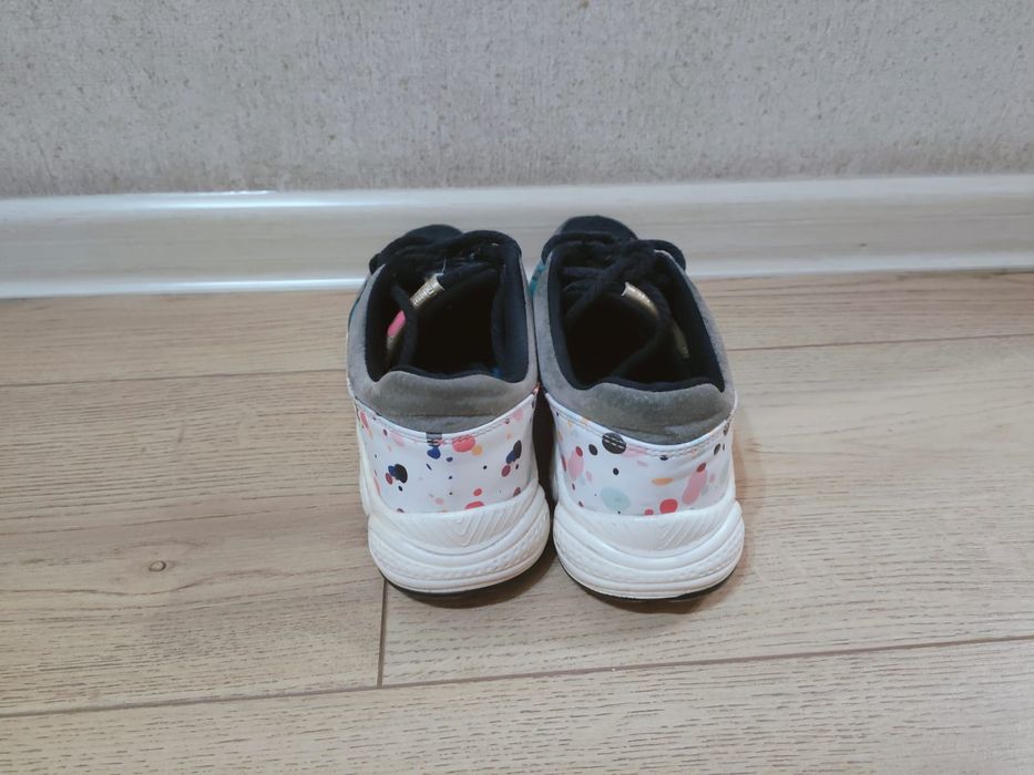 Кроссовки для девочки