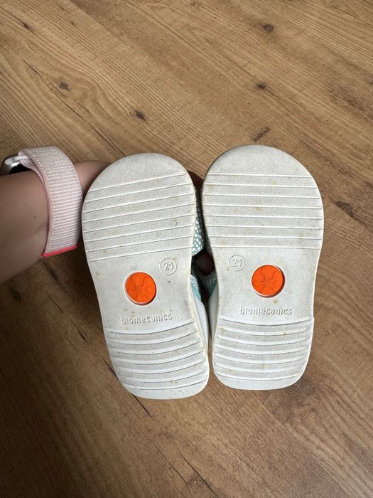 Biomecanics 2 чифта обувки за прохождане