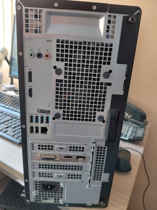 Продавам компютър Dell XPS tower
