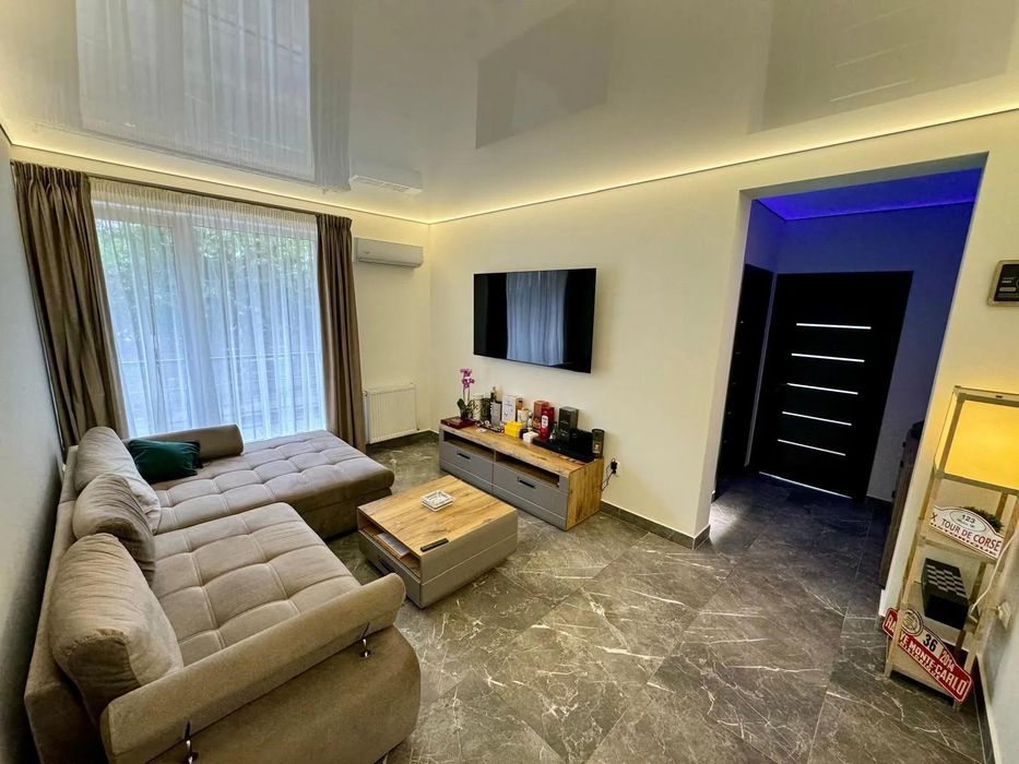 PF vând apartament 3 camere, floresti