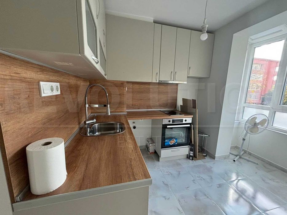 Продава се Тристаен апартамент в София, Гео Милев - 80 кв.м за 2813 €/кв.м - Снимка #1
