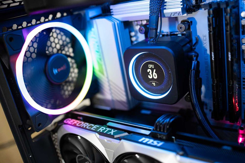 Custom Gaming PC Ryzen 7 7800X3D RTX 4070 m.2 512GB 16GB ddr5
