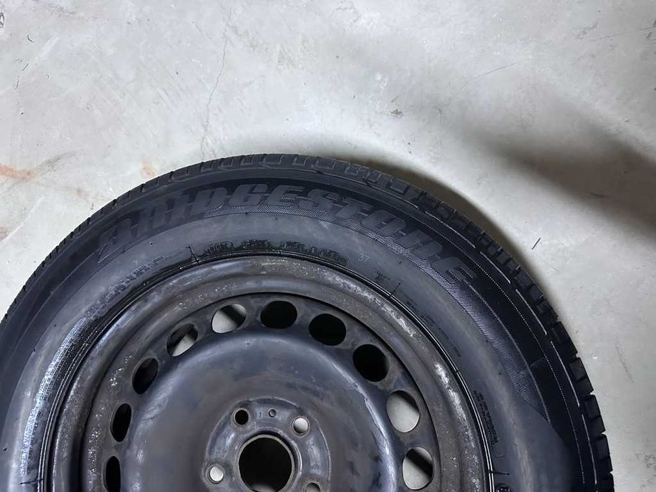 Vand 2 cauciucuri Bridgestone Dueler H/P Sport 215/65 R16 + jante tablă VW