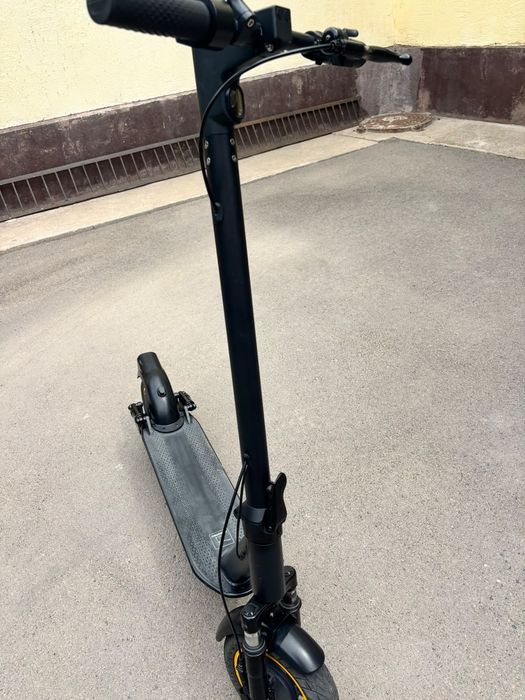 Продам электросамокат AOVO Pro Max