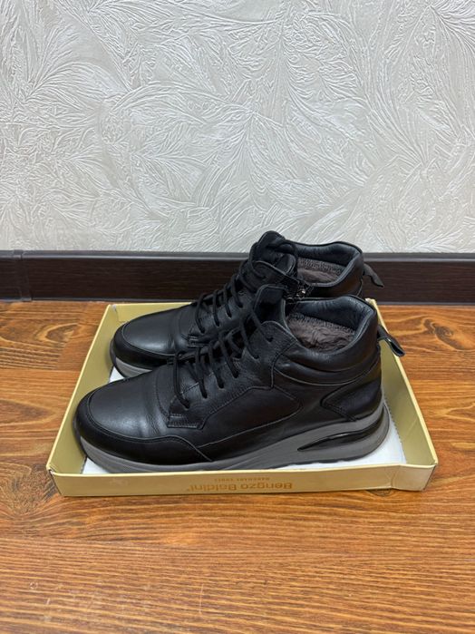 Ботинки зимние новые размер 41