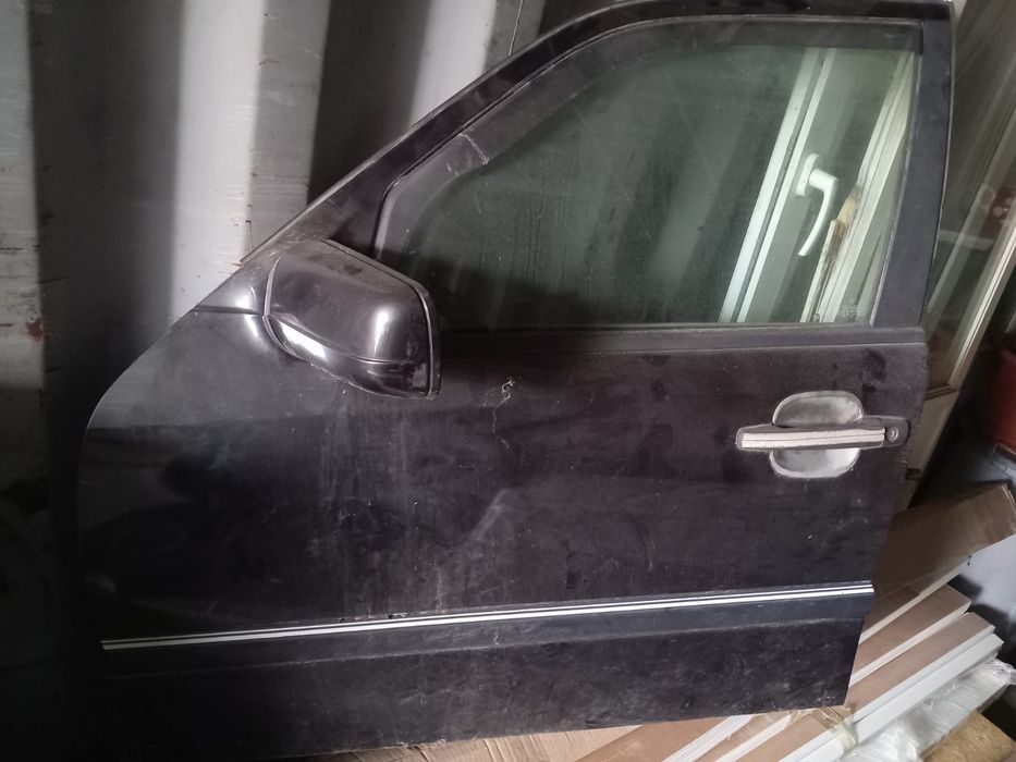 Продам запчасти на мерс С 180