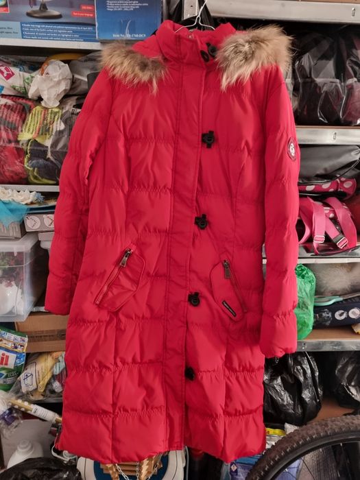 Ново дамско зимно яке.