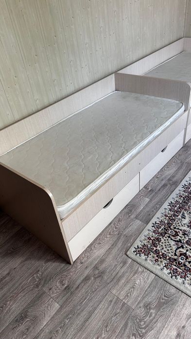 Продам кровать детскую.