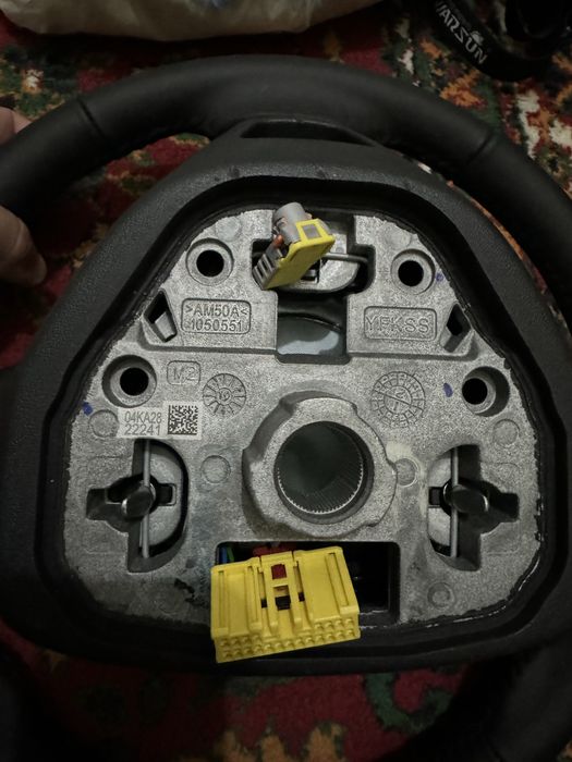 Продам руль от Малибу 2