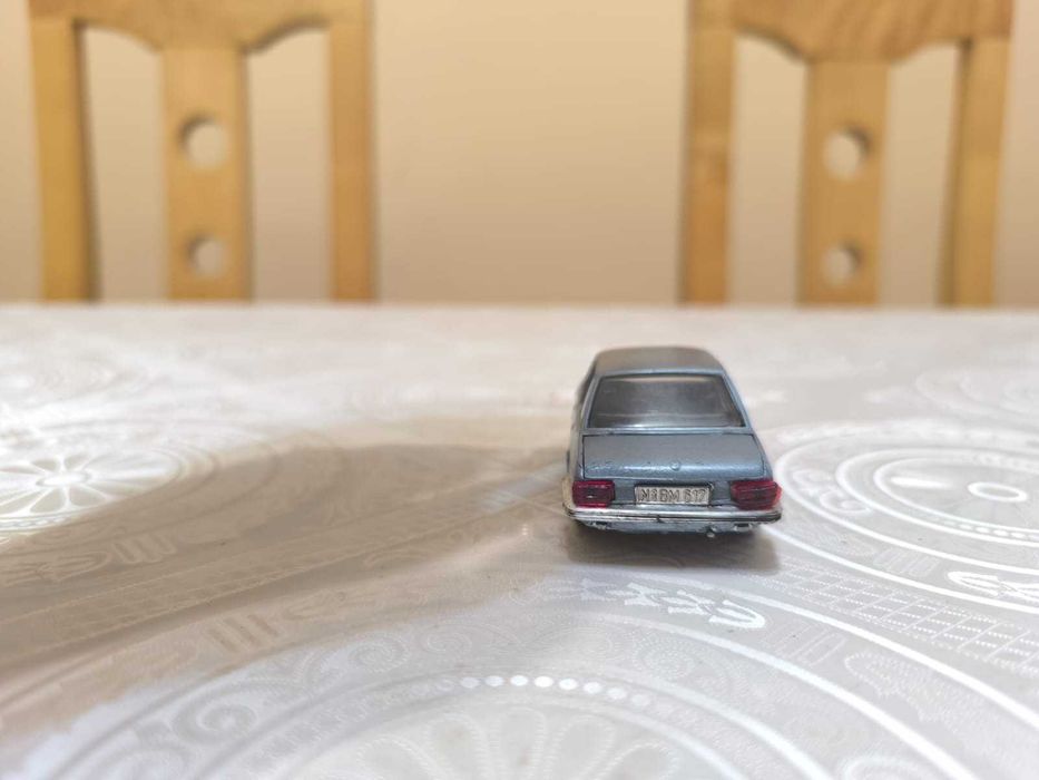 Модель 1 43 Schuco BMW 5 e12