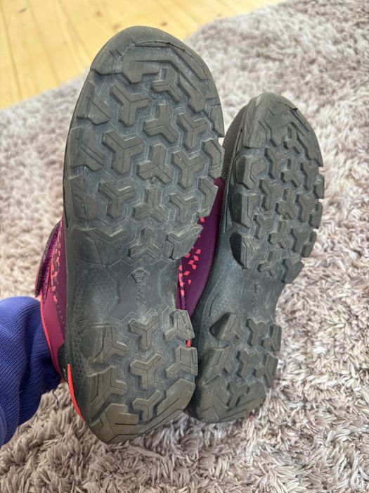 Обувки за момиче за ходене и туризъм