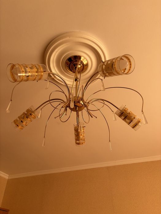 Люстра пятирожковая