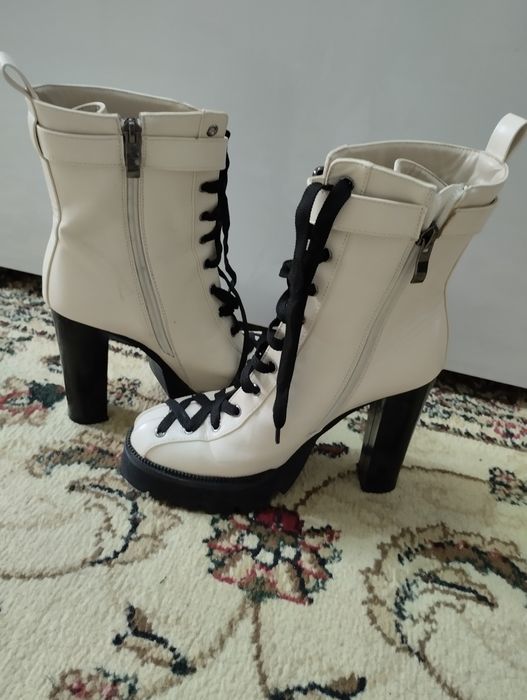 Сапоги на каблуке