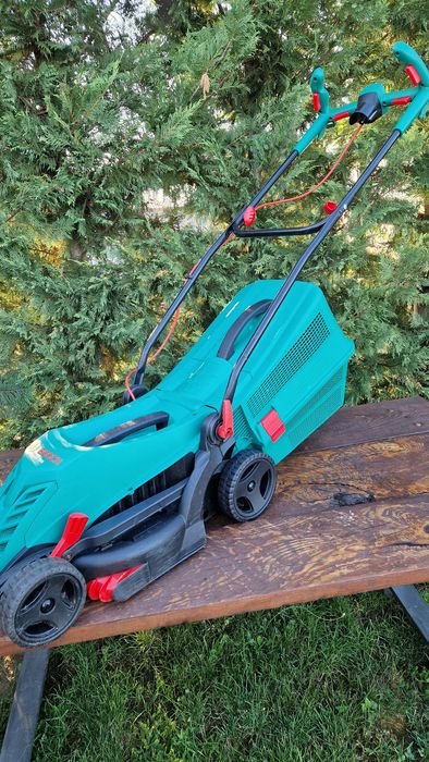 Masina electrica tuns iarba Bosch 37 cm
