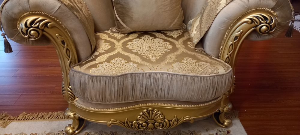 Продаются два кресла, классика