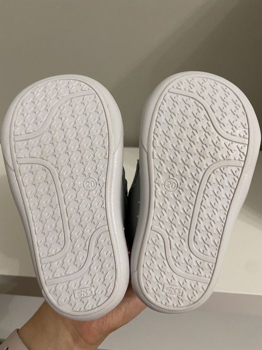 Продам новую детскую обувь