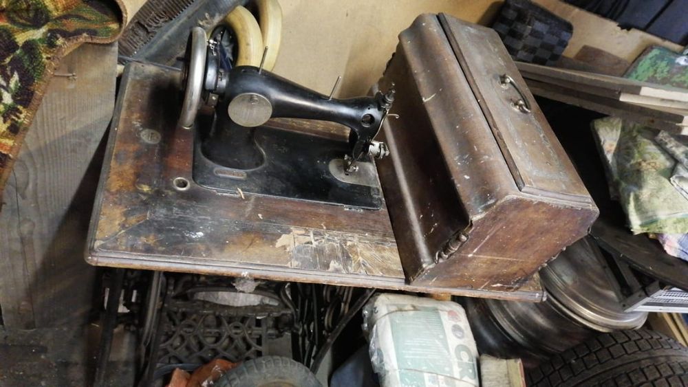 Швейная машинка раритет.